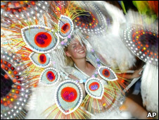 карнавал в Лондоне по костюмам старается не уступить бразильскому