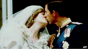 от свадьбы принца Чарльза и Дианы Спенсер тоже ждали сказки, но она закончилась трагедией