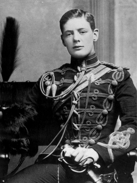 20 февраля 1895 года Уинстону Черчиллю был присвоен чин младшего лейтенанта и после получения чина Черчилль был зачислен в 4-й её королевского величества гусарский полк