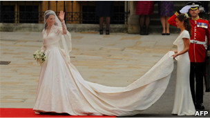 загадку платья невесты удалось сохранить до самой последней минуты