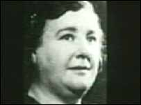 судили Хелен Дункан (Helen Duncan) в 1944 г. в соответствии с законом по борьбе с колдовством от 1735 г.