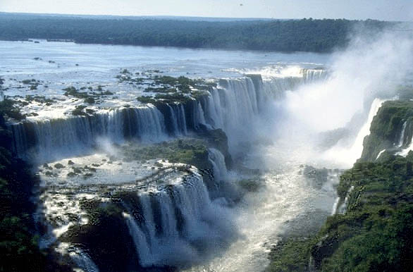 водопады Игуасу в Латинской Америке