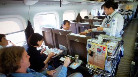 японские поезда очень комфортабельны