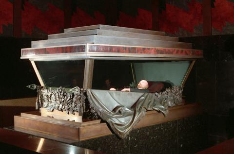 мумия Ленина в Мавзолее