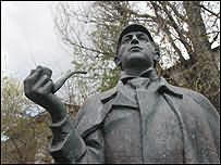 в Москве открыт памятник Шерлоку Холмсу и доктору Ватсону