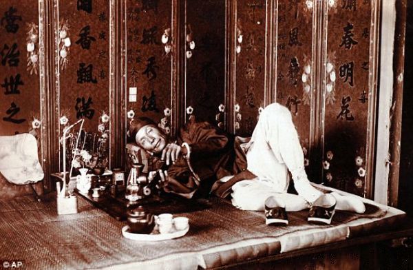 незадолго до революции 1917 года опиумный мак на Дальнем Востоке выращивался китайцами легально