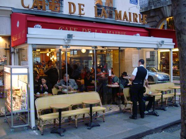 сегодня большая часть французских ресторанов - это закусочные и бистро