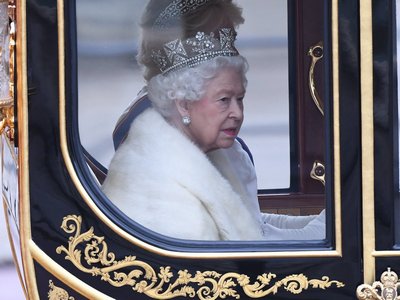 в 2012 году королева Елизавета II отметит 60-летие своего правления