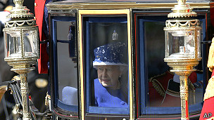 королева Елизавета II несёт монаршее бремя с удивительным смирением и даже самоотверженностью