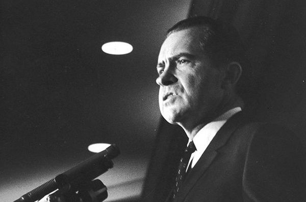 37 президент США Ричард Никсон