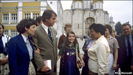 Саманта Смит с родителями на Соборной площади в Москве