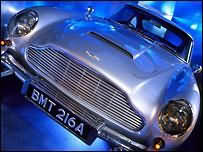 машина Aston Martin